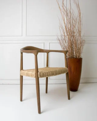 How to Polish Wood Furniture