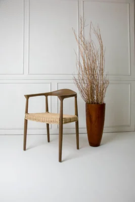 Wax vs. Oil vs. Lacquer: Choosing the PERFECT Polish for Your Wood Furniture